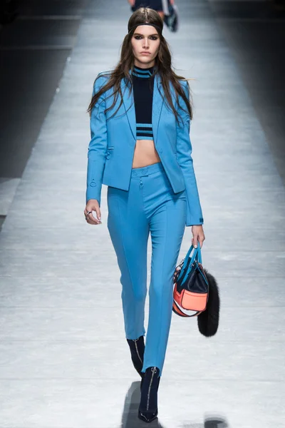Look 9